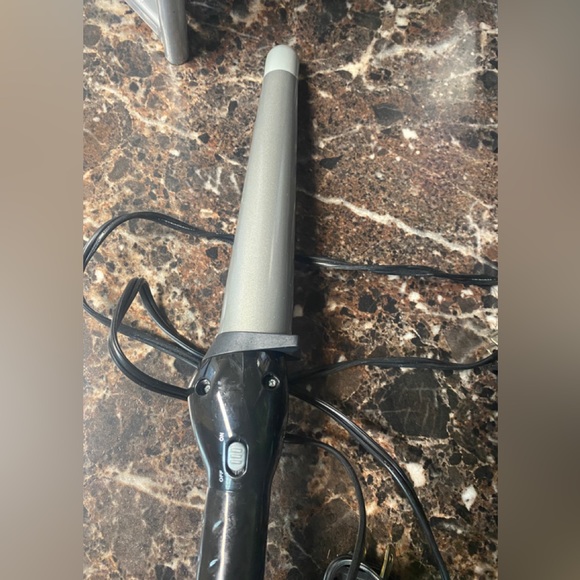 Babyliss Pro Nano Titanium Styled With A Kiss 1 1/4" Conicurl Curling Wand - Picture 6 of 6